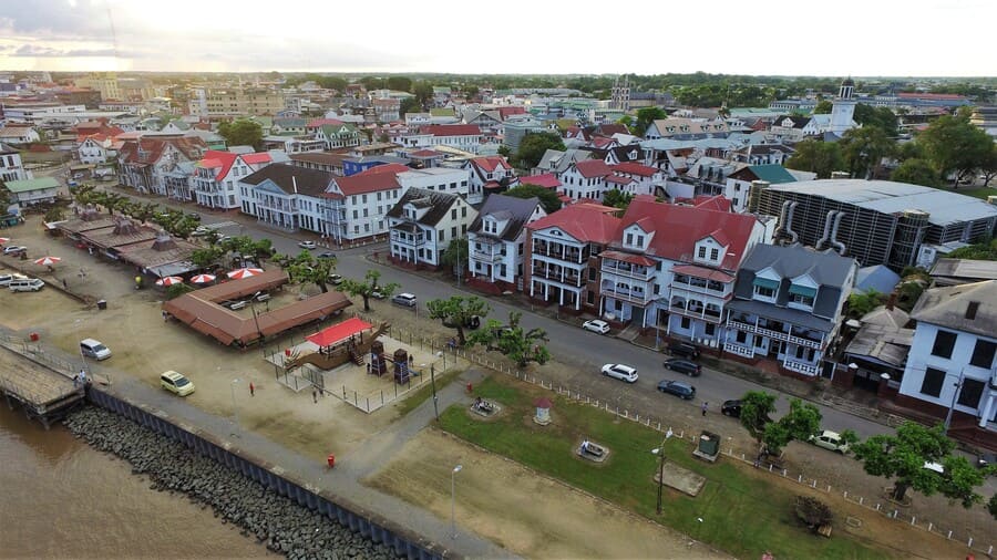 Recorrido a pie por Paramaribo